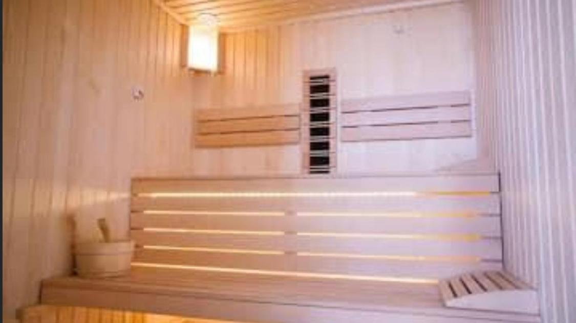 Apartament Rebeca Lux By Alezzi Beach Resort Нэводари Экстерьер фото