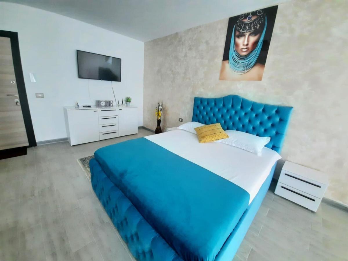 Apartament Rebeca Lux By Alezzi Beach Resort Нэводари Экстерьер фото